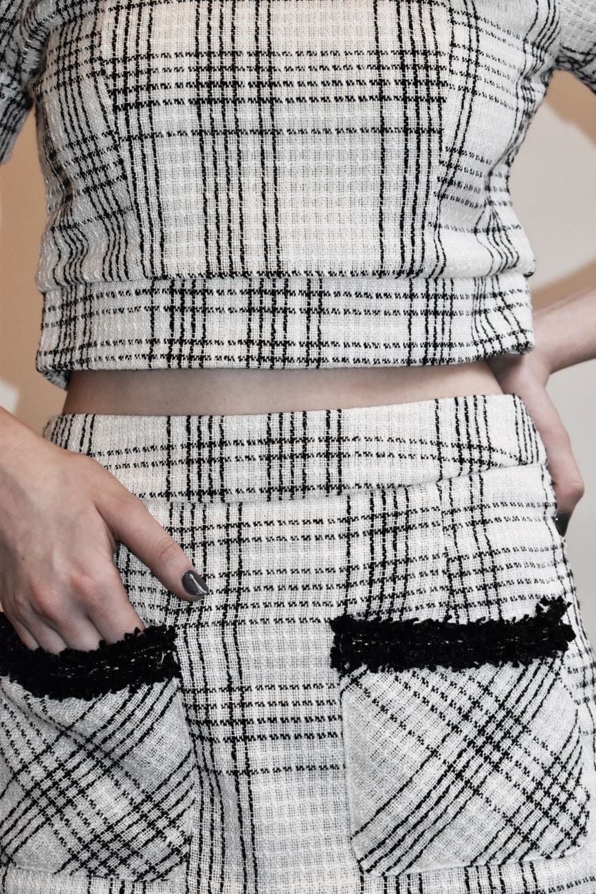 Conjunto Cropped e Saia Xadrez — Conjuntos